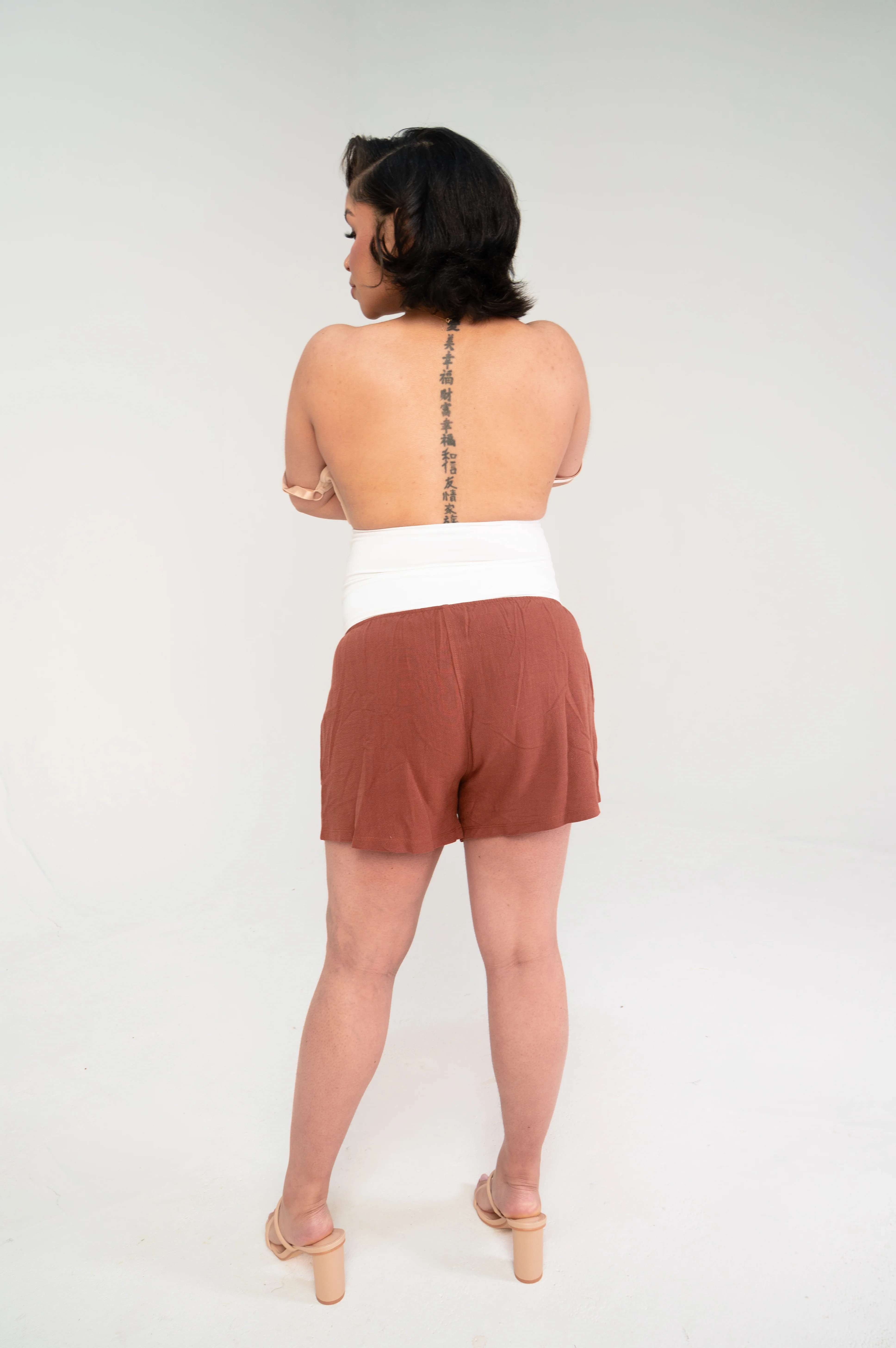 Tessa Linen Maternity Shorts - Image 6