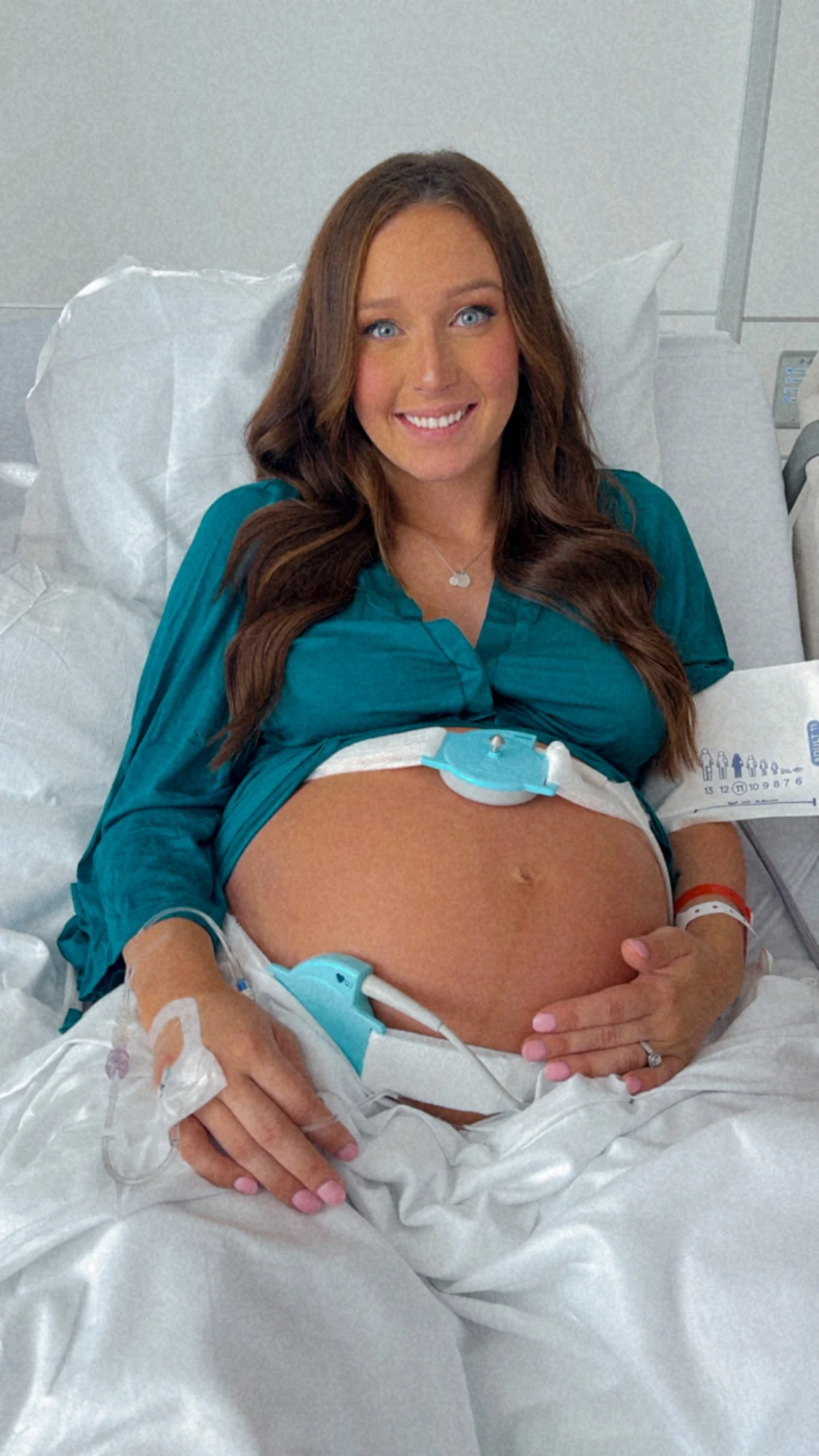 Lila Labor & Postpartum Gown in Deep Teal - Image 4